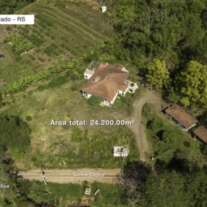 LOTE 007 - Área de 24.200,00m², contendo um pavilhão industrial com aproximadamente 617,25m² e um escritório com aproximadamente 140,00m², situada na Linha Cedro, Palmas, Encantado/RS