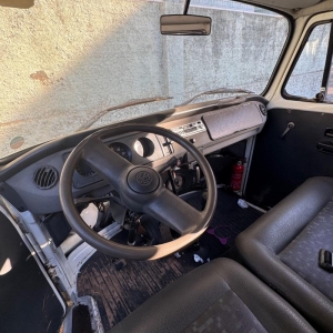 LOTE 008 - VW/Kombi, placa IMI 3547, ano/modelo 2005
