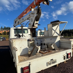 LOTE 016 - VW/5.150 DRC 4x2, placa IVT 5683, ano/modelo 2013/2014, com carroceria e guindaste de 46KV