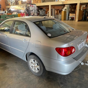 LOTE 007 - Toyota/Corolla XLI 16 VVT, prata, ano/modelo 2004