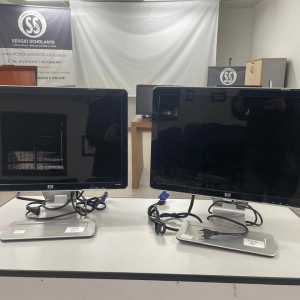 LOTE 030 - Dois Monitores HP 22" W2207H
