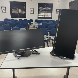 LOTE 032 - Dois Monitores Philips 29" Full HD