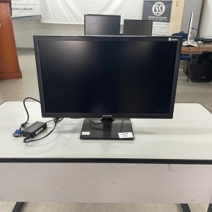 LOTE 033 - Monitor Samsung 23,6"