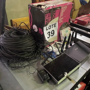 LOTE 039 - Roteador TP Link AC 1900; Roteador Wireless Asus; Cabo de rede