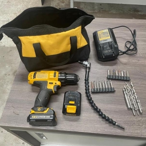 LOTE 046 - Duas Furadeira/Parafusadeira Dewalt 12v