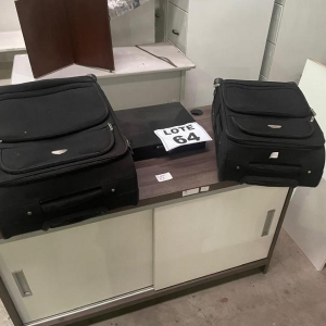 LOTE 064 - 02 Malas de viagem semi rígida e Maleta em alumínio com divisórios
