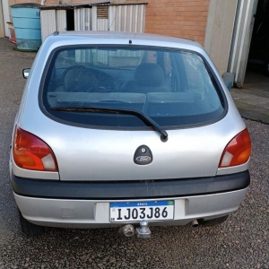 LOTE 001 - Ford/Fiesta GL Class, placa IJO 3J86, prata, ano/modelo 2000
