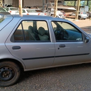 LOTE 001 - Ford/Fiesta GL Class, placa IJO 3J86, prata, ano/modelo 2000