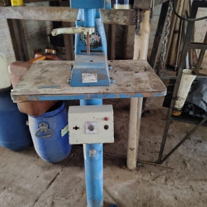 LOTE 027 - Máquina de carimbar