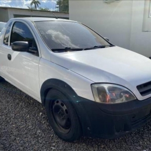 LOTE 005 - Camionete GM/MONTANA, ano/modelo 2004/2004, cor branca, placas ALU3J20, Chassis  9BGXF80004C214891, RENAVAM 828856397.