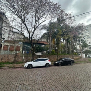 LOTE 01 - Imóvel na Av.Montenegro, Bairro Petrópolis em Porto Alegre 