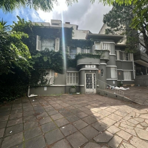 LOTE 01 - Imóvel na Av.Montenegro, Bairro Petrópolis em Porto Alegre 