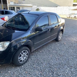 LOTE 008 - FIESTA SEDAN 1.6 FLEX, ano/modelo 2005/2005, placas IML4I45, chassis nº 9BFZF26P558320628, na cor preta, RENAVAM 853736448.