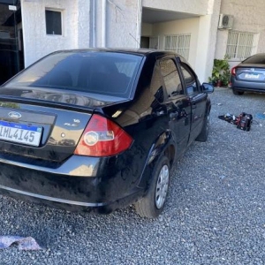 LOTE 008 - FIESTA SEDAN 1.6 FLEX, ano/modelo 2005/2005, placas IML4I45, chassis nº 9BFZF26P558320628, na cor preta, RENAVAM 853736448.