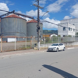 LOTE 019 - TERRENO COM 27.565,290m² E QUATRO EDIFICAÇÕES EM SANTA CATARINA SC