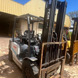 LOTE 001 - Empilhadeira marca TCM, modelo FHG30T3, ano 2017