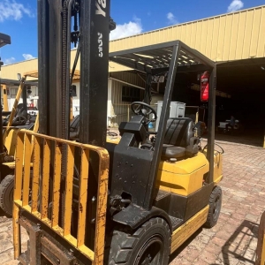 LOTE 011 - Empilhadeira YALE, modelo GTP 050 RL, ano 2005