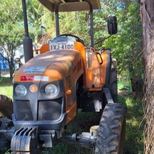 LOTE 002 - Tipo: Trator de Rodas, MA/BUDNY BDY 5040, Ano/modelo: 2016/2016, Placa: IXJ4100