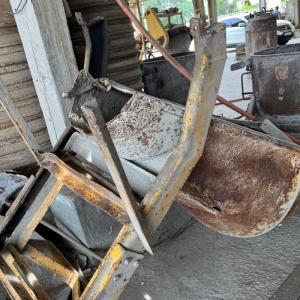 LOTE 016 - LOTE DE MAQUINAS DE FABRICAÇÃO DE BLOCOS DE PAVIMENTAÇÃO E BETONEIRAS.