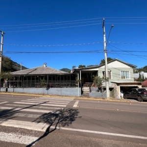 LOTE 006 - IMIGRANTE/RS - IMÓVEL NA ESQUINA DA RUA GETÚLIO VARGAS COM A AV. DR. ITO JOÃO SNELL, CENTRO.
