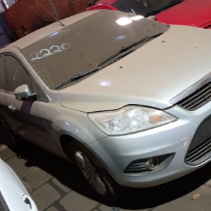 LOTE 003 - FORD FOCUS 2L FC FLEX, placa: ISJ1B12, Ano/modelo: 2011/2011, na cor PRATA. Chassi:  8AFTZZFFCCJ459325, RENAVAM: 00359678971.