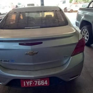 LOTE 004 - CHEVROLET/PRISMA 1.4MT LTZ, Placa: IYF7664, Ano/modelo: 2017/2017, na cor: PRATA, Chassi:  9BGKT69V0JG274023, RENAVAM: 01137720716.