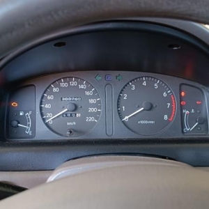 LOTE 002 - Toyota/Corolla XEI, placa DAL 4I55, prata, ano/modelo 2000