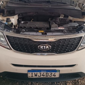 LOTE 006 - I/Kia Sorento EX2 2.4 G25, placa IWJ 4D34, branca, ano/modelo 2014/2015