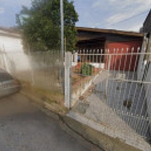 LOTE 004 - PORTO ALEGRE/RS – PRÉDIO (CHALÉ) DE MADEIRA, NA RUA ALÁ, Nº 189, BAIRRO VILA BOM JESUS.