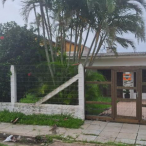 LOTE 004 - TRAMANDAÍ/RS – A NUA PROPRIEDADE DO PRÉDIO RESIDENCIAL, DE ALVENARIA COM ÁREA DE 118,53M², SITUADO NA RUA SARGENTO GERALDO SANTANA, SOB Nº 755.