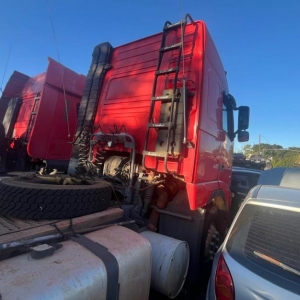 LOTE 010 - Caminhão trator VOLVO/FH 440 6X4T, 2010/2010, Dois semirreboques SR/GUERRA AG GR, 2013/2014, reboque SR/GUERRA AG GR,  2013/2014
