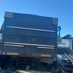 LOTE 010 - Caminhão trator VOLVO/FH 440 6X4T, 2010/2010, Dois semirreboques SR/GUERRA AG GR, 2013/2014, reboque SR/GUERRA AG GR,  2013/2014