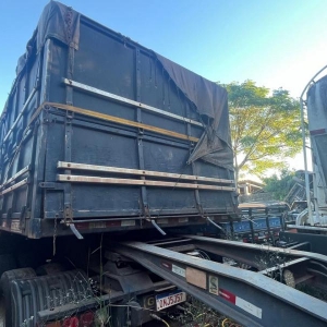 LOTE 010 - Caminhão trator VOLVO/FH 440 6X4T, 2010/2010, Dois semirreboques SR/GUERRA AG GR, 2013/2014, reboque SR/GUERRA AG GR,  2013/2014