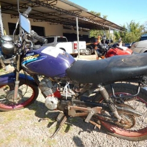 LOTE 008 - YAMAHA/YBR 125E, Placa: IKM1819, Ano/modelo: 2002/2002, Cor: ROXA, Chassi: 9C6KE010020052423, Motor: E308E-055813