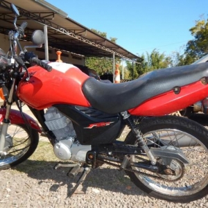 LOTE 009 - HONDA/CG 125 FAN ES, Placa: ISE1135, ano/modelo: 2011/2011 Cor: VERMELHA / Chassi: 9C2JC4120BR723990.