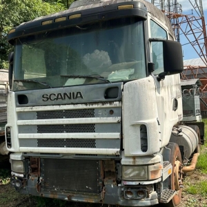 LOTE 010 - SCANIA/R124 GA4X2NZ 420, Placa: ATP2124, ano/modelo: 2005/2005, Cor: BRANCA, Chassi: 9BSR4X2A053564484, Motor: 8044914, Renavam: 849396689.