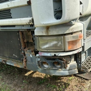 LOTE 010 - SCANIA/R124 GA4X2NZ 420, Placa: ATP2124, ano/modelo: 2005/2005, Cor: BRANCA, Chassi: 9BSR4X2A053564484, Motor: 8044914, Renavam: 849396689.