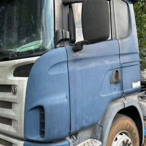 LOTE 011 - SCANIA/G 380 A4X2, Placa: ATP2315, Ano/modelo: 2009/2009, Cor: AZUL, Chassi: 9BSG4X20093646560, Motor: 8128299, Renavam: 00134140966.