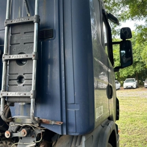 LOTE 011 - SCANIA/G 380 A4X2, Placa: ATP2315, Ano/modelo: 2009/2009, Cor: AZUL, Chassi: 9BSG4X20093646560, Motor: 8128299, Renavam: 00134140966.