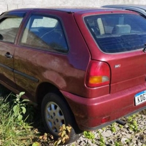 LOTE 001 - VW/GOL PLUS MI, Placa: KDG2D96, ano/modelo: 1997/1997, Cor: VERMELHA, Chassi: 9BWZZZ377VP564949, Motor: AFZ755718, Renavam: 00676951244.