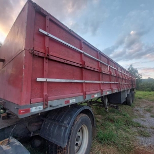 LOTE 011 - Reboque Modelo: RANDON SR GR TR, Placa: IDA4D69, ano/modelo: 1995/1995 Cor: CINZA. Chassi: 9ADG12430SM113933.