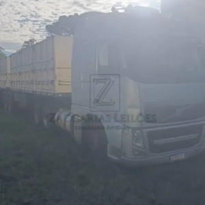 LOTE 012 - CAMINHÃO-TRATOR VOLVO FH 460 6X2T, cor PRATA, Fabricação/Modelo 2012/2012, Placa: MJU5C97, RENAVAM 492115257.