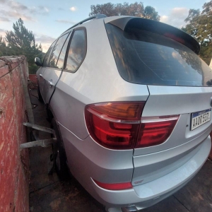 LOTE 016 - BMW X5 X-DRIVE 35i (Motor N55 3.0 Bi-Turbo) ANO/MODELO: 2011 / 2011, COR: Prata, PLACA: AA0R537 (Origem: Paraguai), CHASSI: WBAZV4101B805471, PROCEDÊNCIA: Apreendido / Estrangeiro.