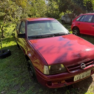 LOTE 005 - GM/KADETT GL, Placa: IFG6169, Ano/modelo: 1996/1996 Cor: VERMELHA, Chassi: 9BGKZ08GVTB400329, Motor: B18LZ31194884, Renavam: 00659364832.