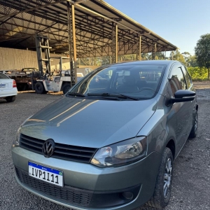 LOTE 002 - VW/Fox 1.0 GII, placa IVP 1I11, cinza, ano/modelo 2010