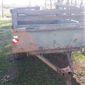 LOTE 006 - Reboque Johnson M101A1;  3-4 TON; 4X4; Ano 1968