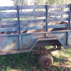 LOTE 012 - Reboque Emp GE Freio Hidrodep 1 ½T 2r;  Ano 1977
