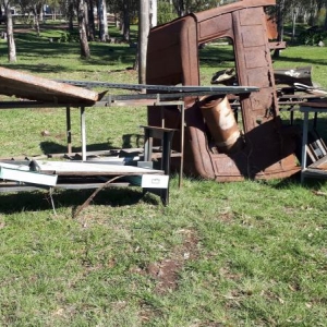 LOTE 035 - Lote de sucata de materiais metálicos.