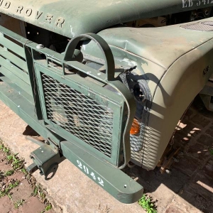 LOTE 036 - Caminhonete; Marca: LAND ROVER; Modelo: Defender; Versão: 130; Ano 1995