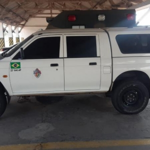LOTE 037 - Mitsubishi; Modelo: L200; Cor Branca; Ano 2009